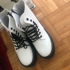 You can wear the White winter boots with anything.